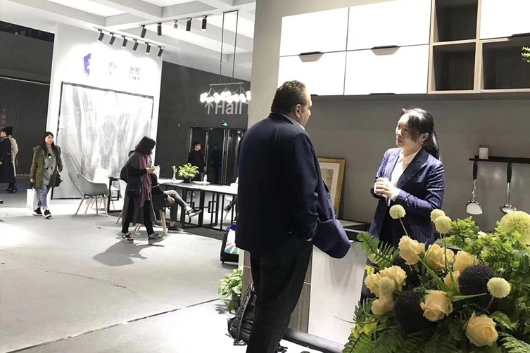 Kitchen Cabinet Exhibition Customers