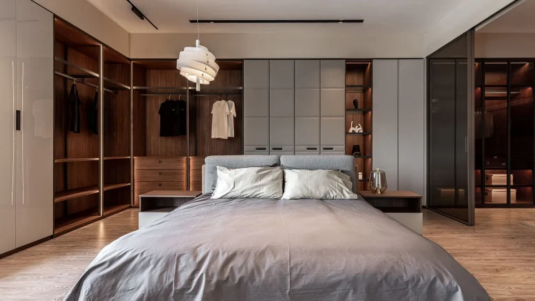 Antibes bedroom walk-in closet