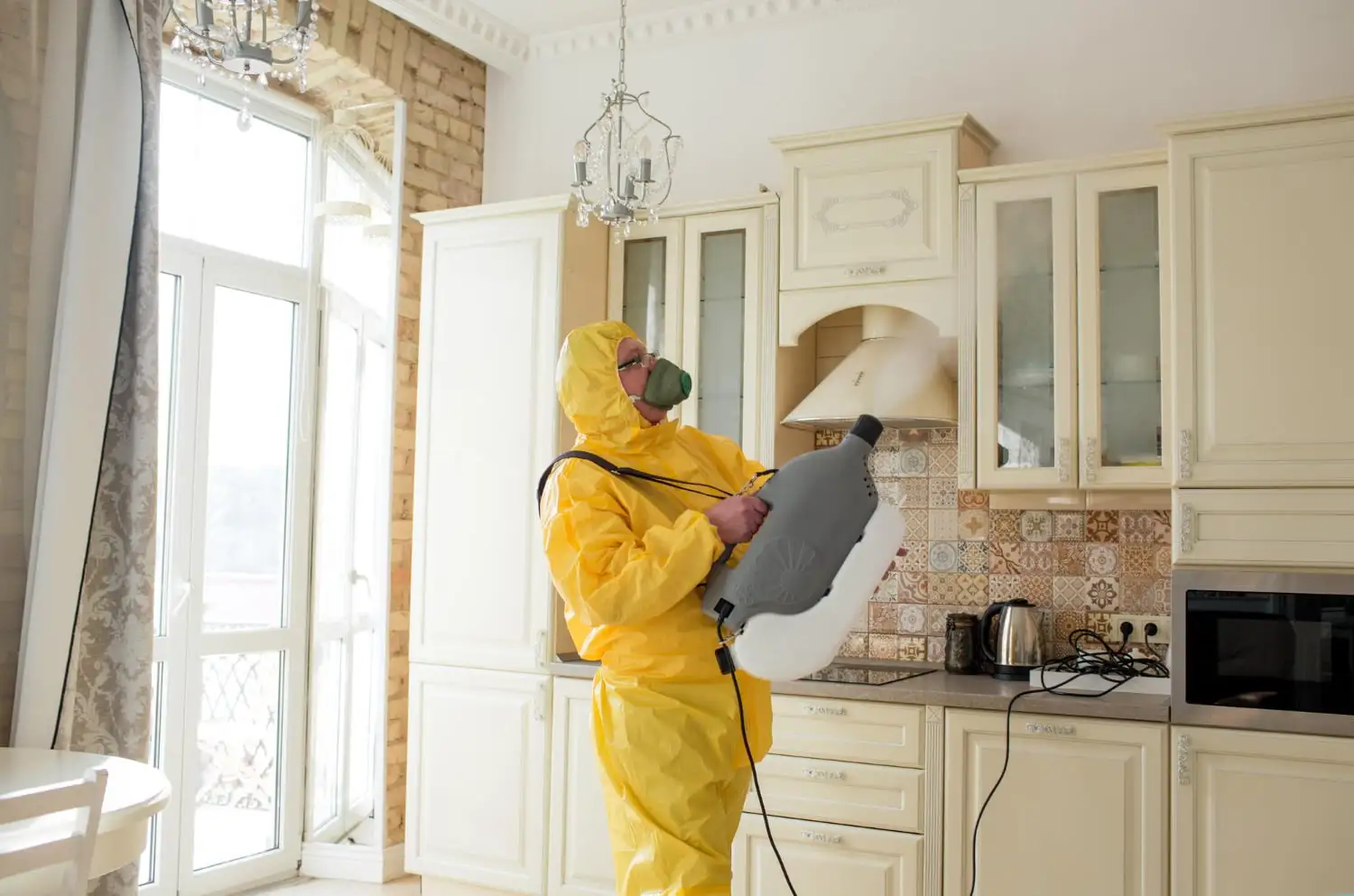 clean the dust from kitchen cabinets