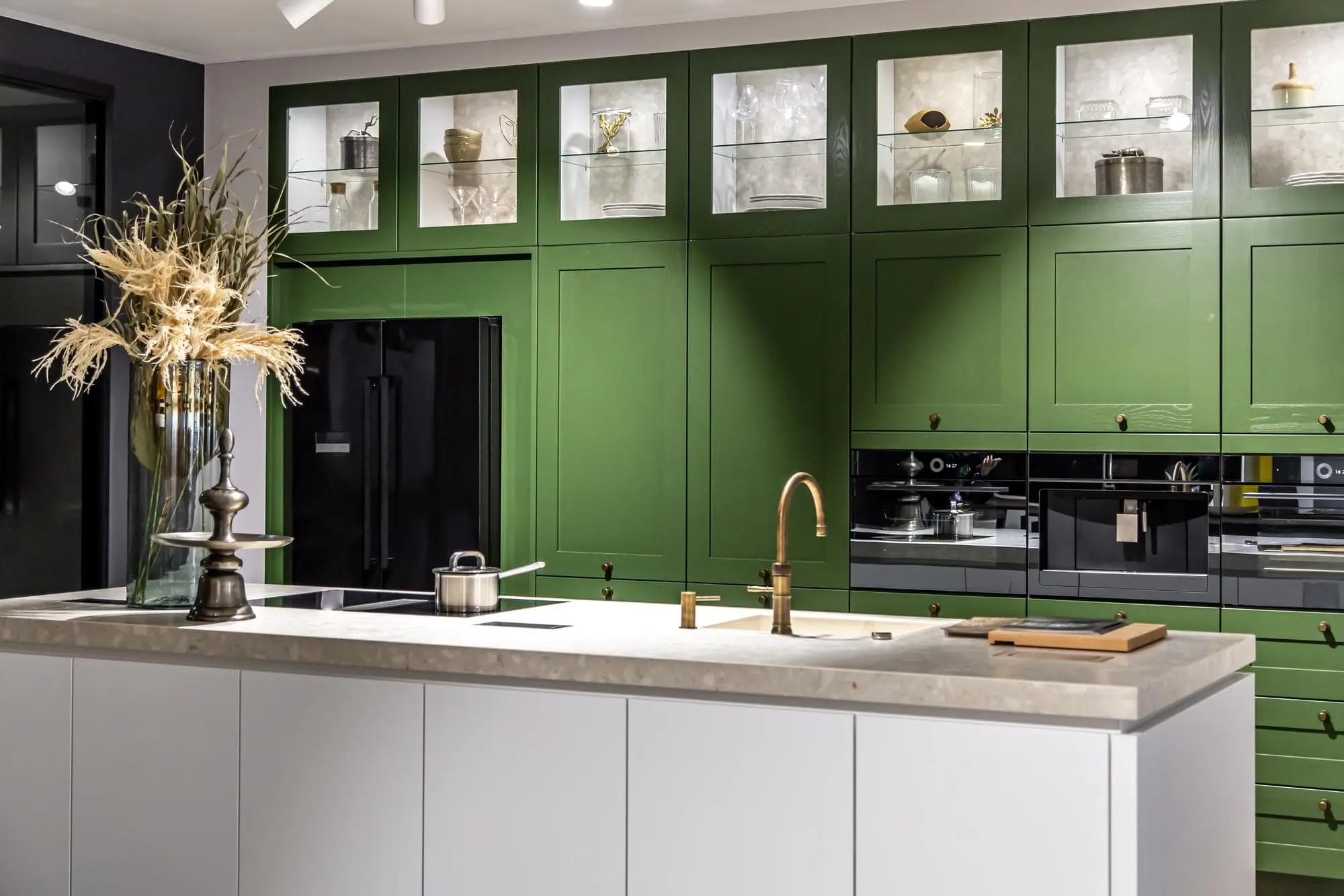 Lacquer Kitchen cabinet the Best Wood Stains and Finishes for Kitchen Cabinets Lacquer Kitchen cabinet the Best Wood Stains and Finishes for Kitchen Cabinets