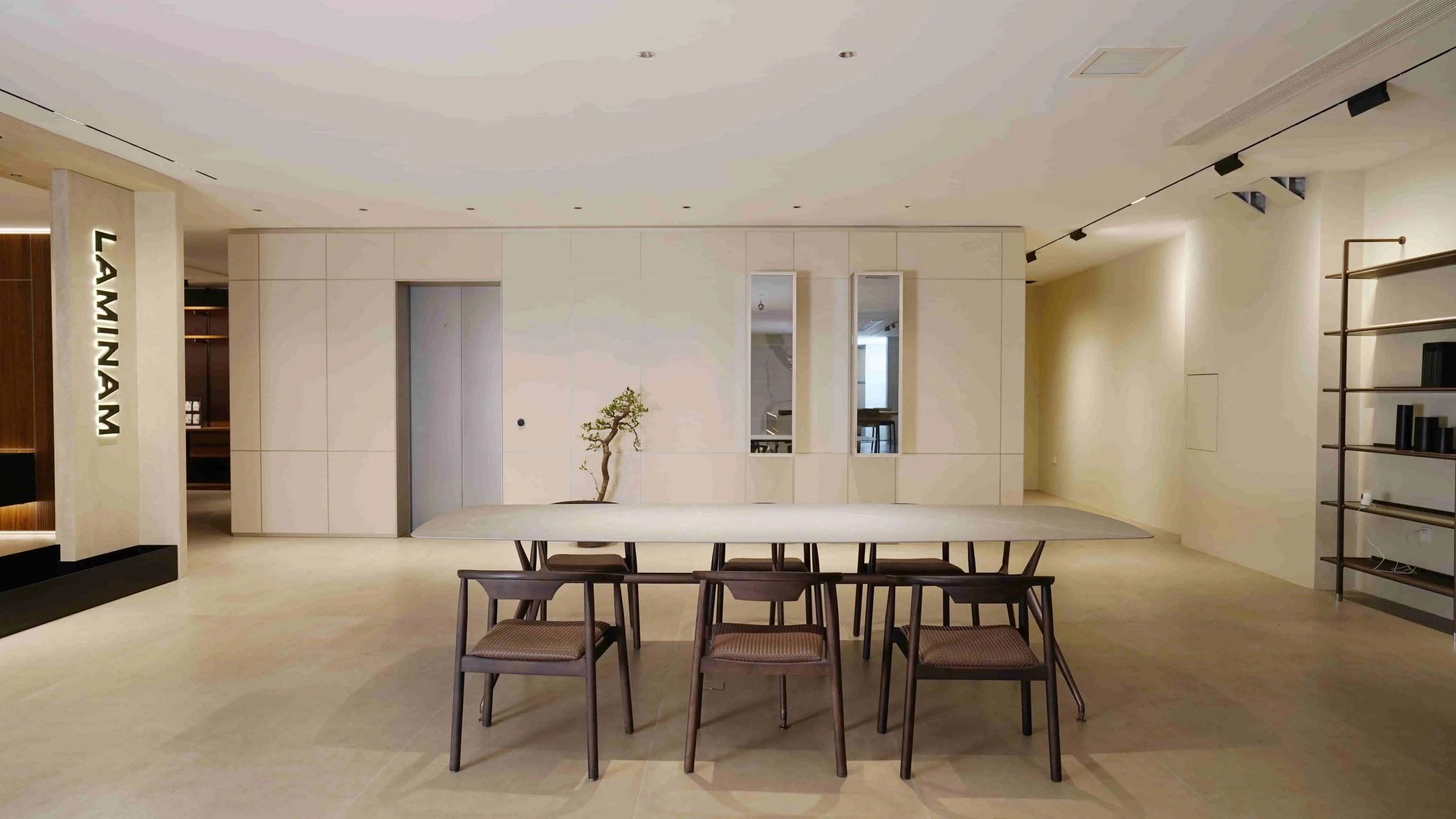 Partner with Laminam for innovative ceramic surfaces Elevate your designs with superior quality and contemporary style