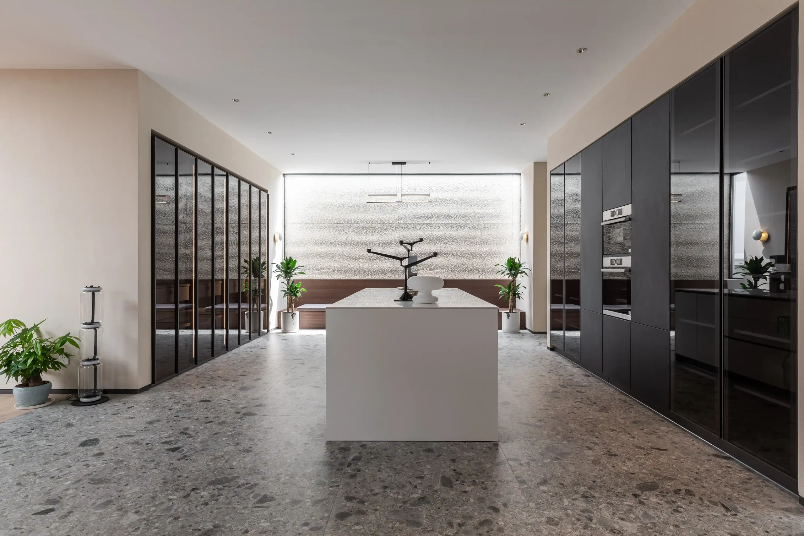 8Spacious kitchen with modern black and white elements