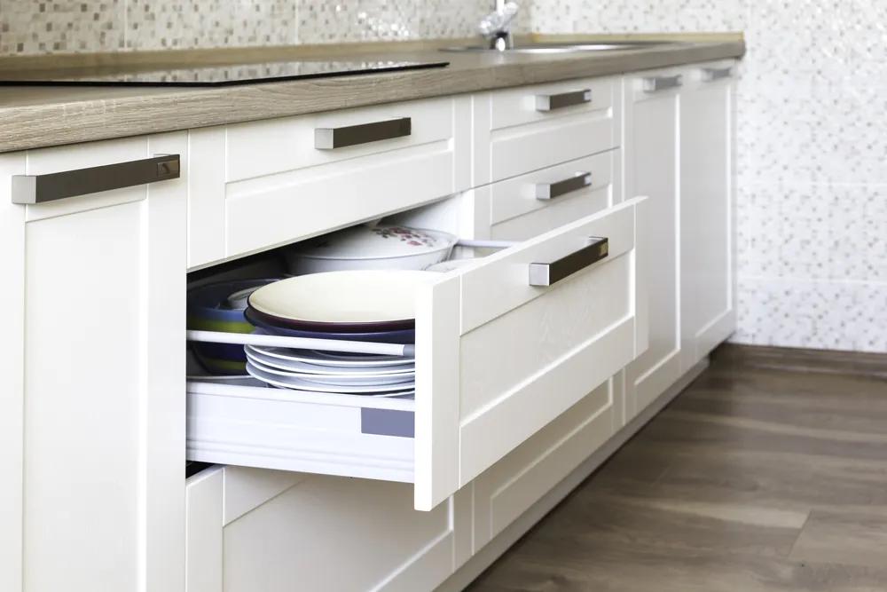 Soft close kitchen drawers with modern cabinet design Soft close kitchen drawers with modern cabinet design