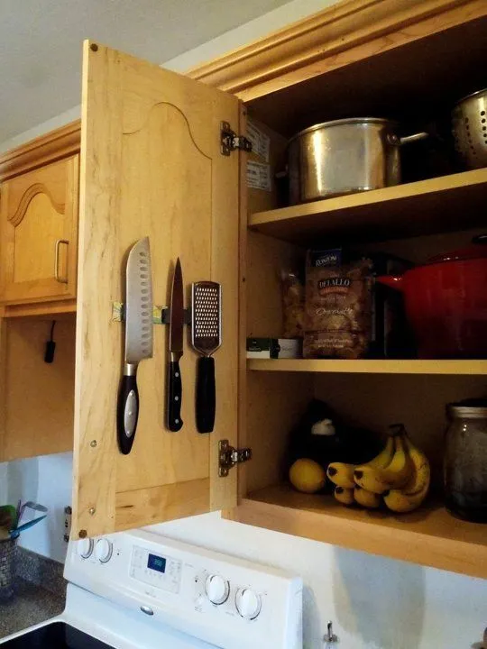 kitchen cabinet with magnetic strip