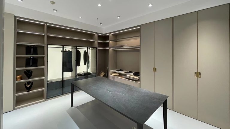 walk in closet