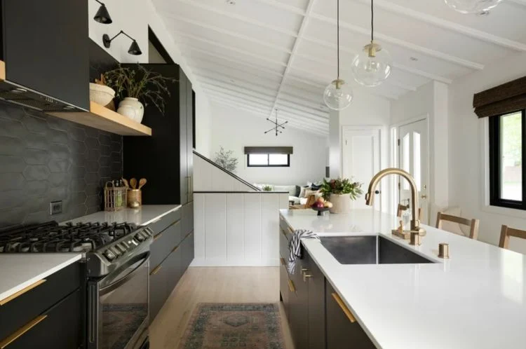 Antique decorations on black and white kitchen cabinet corner Modern Black and White Cabinets Decorative Accessories