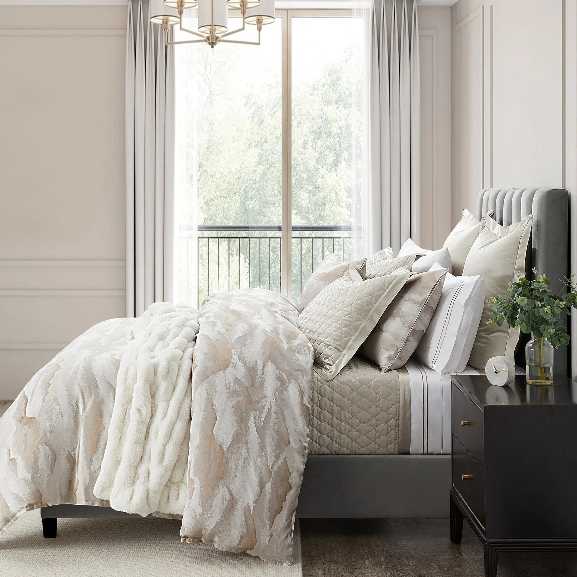 modern bedroom Layered Bedding for Comfort modern bedroom Layered Bedding for Comfort
