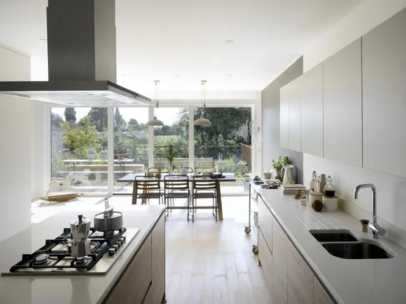 modern kitchen Floor to Ceiling Windows