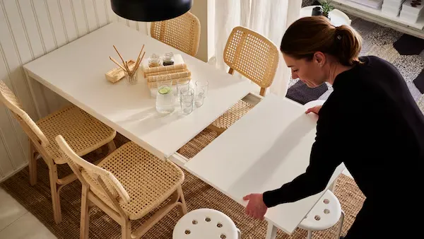 Extendable Dining Table for small spaces in daily life Extendable Dining Table for small spaces in daily life