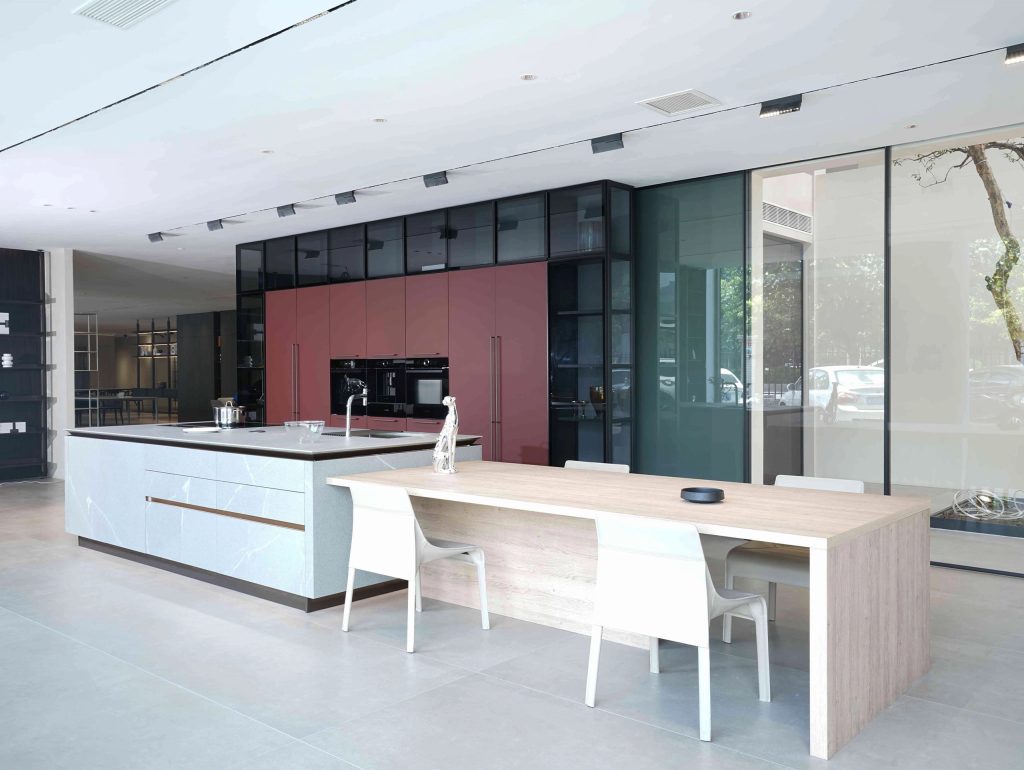 China Two Tone Kitchen Cabinet Manufacturer