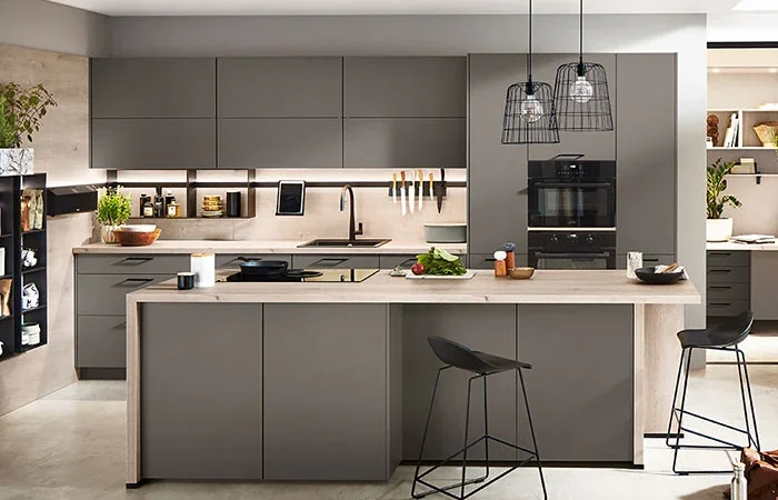 Contemporary kitchen with built in shelves Contemporary kitchen with built in shelves