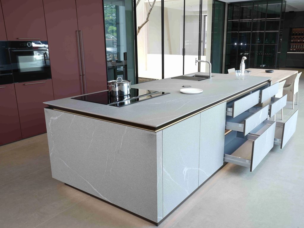 custom Two Tone Kitchen Cabinet Manufacturer