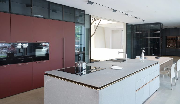 marble Two Tone Kitchen Cabinet Manufacturer