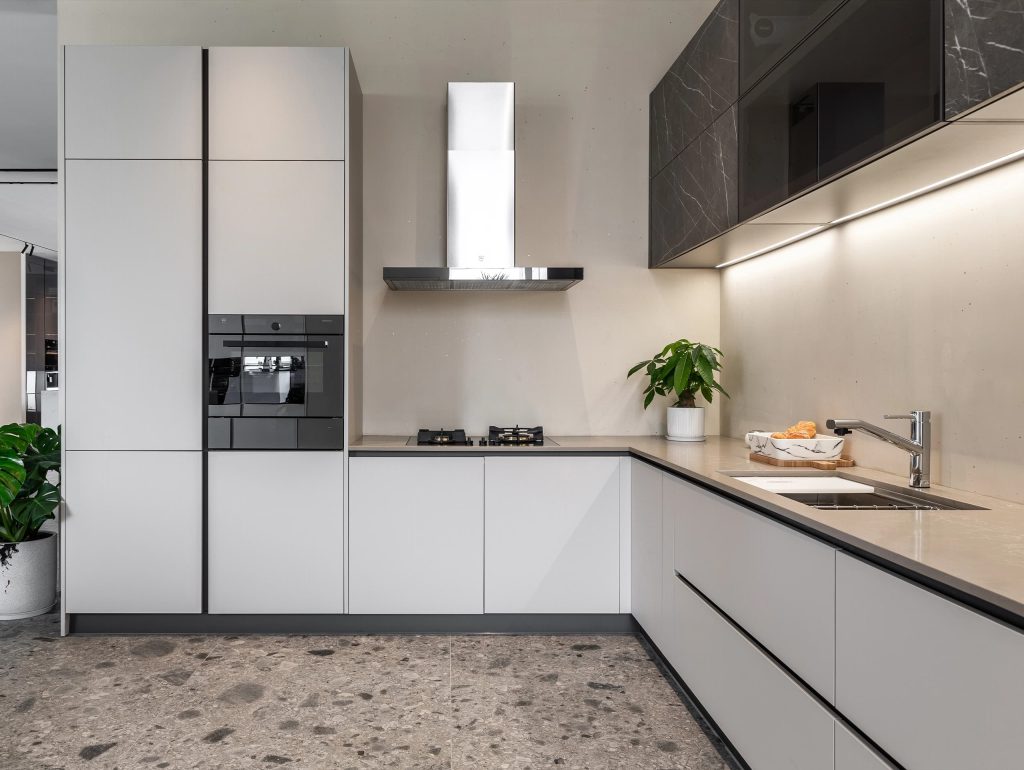 wood Eureka Luxury Kitchen Cabinet