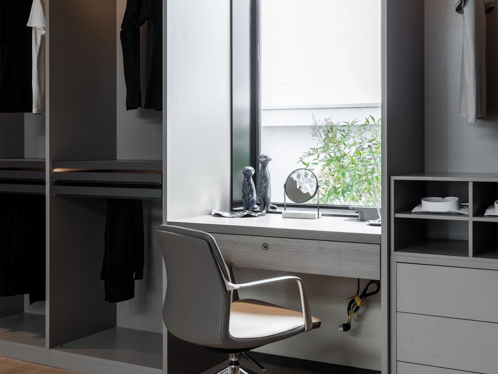 Mattone wardrobe storage