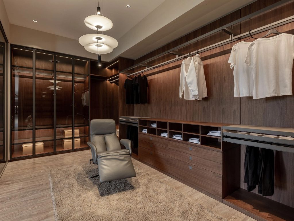 Senzafine mordern wood wardrobe